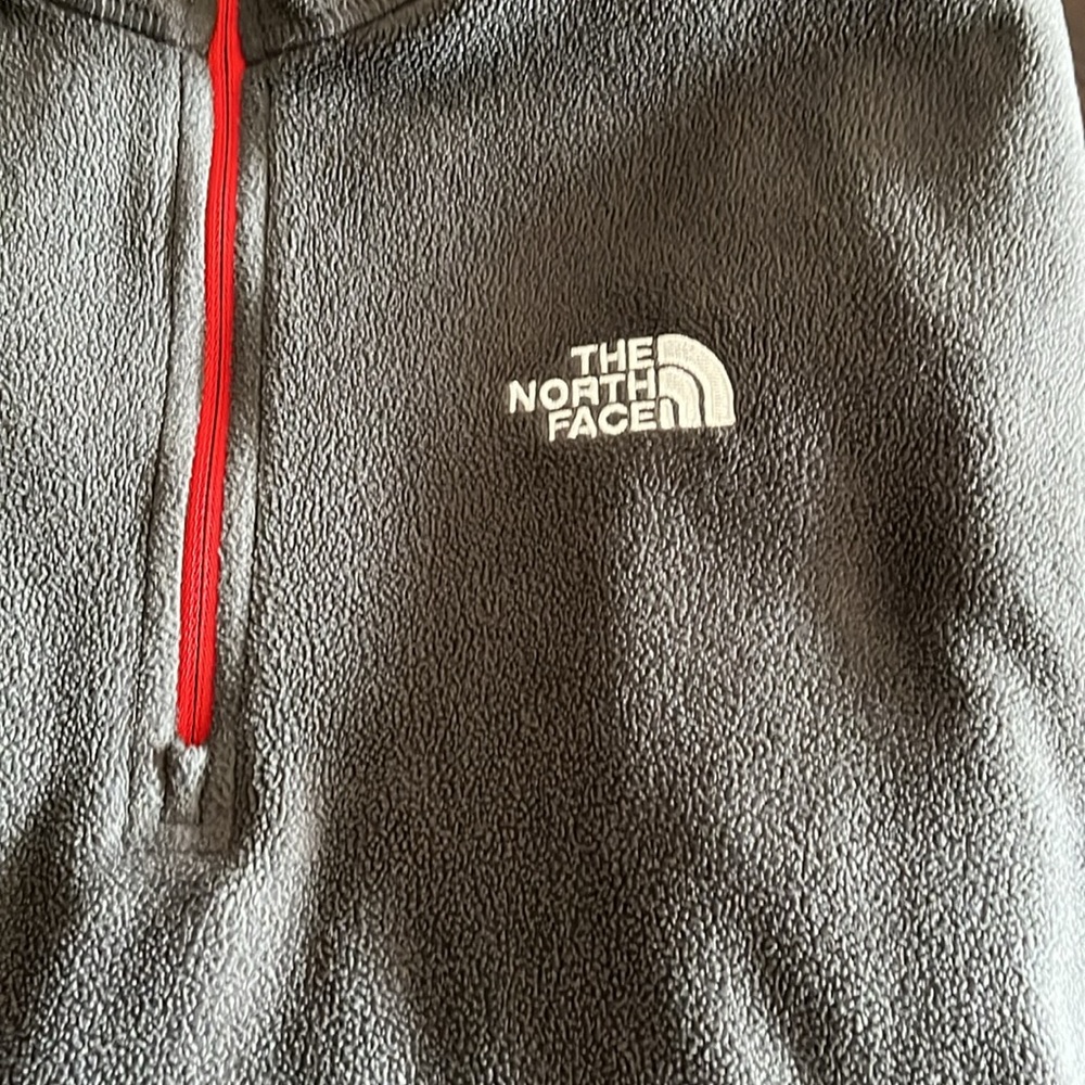 The North Face. Fleece.  Nice fleece. - Picture 2 of 4